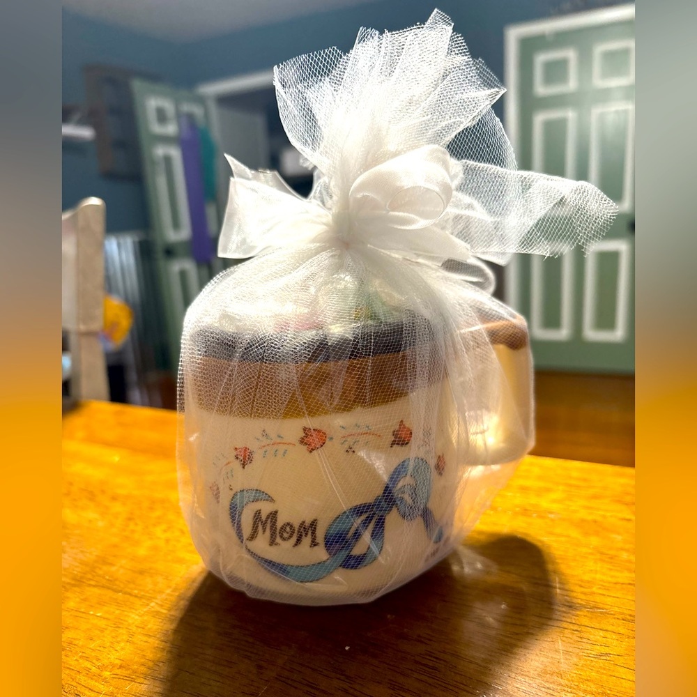 Mom Mug with handmade soaps and wax melts